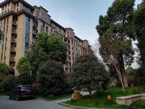 昆山玉山城东左岸尚海湾昆山城东,左岸尚海湾小区,精装2房朝南户型