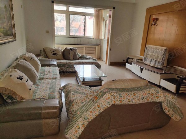 包头青山科学路都市花园(东区)都市花园3楼紧邻师院，供电，一机一中附近家电家具齐全出租房源真实图片