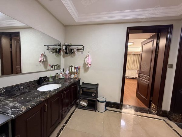 金华东阳东阳江北江滨九号江滨九号 豪装7房 带车库空中别墅出租房源真实图片