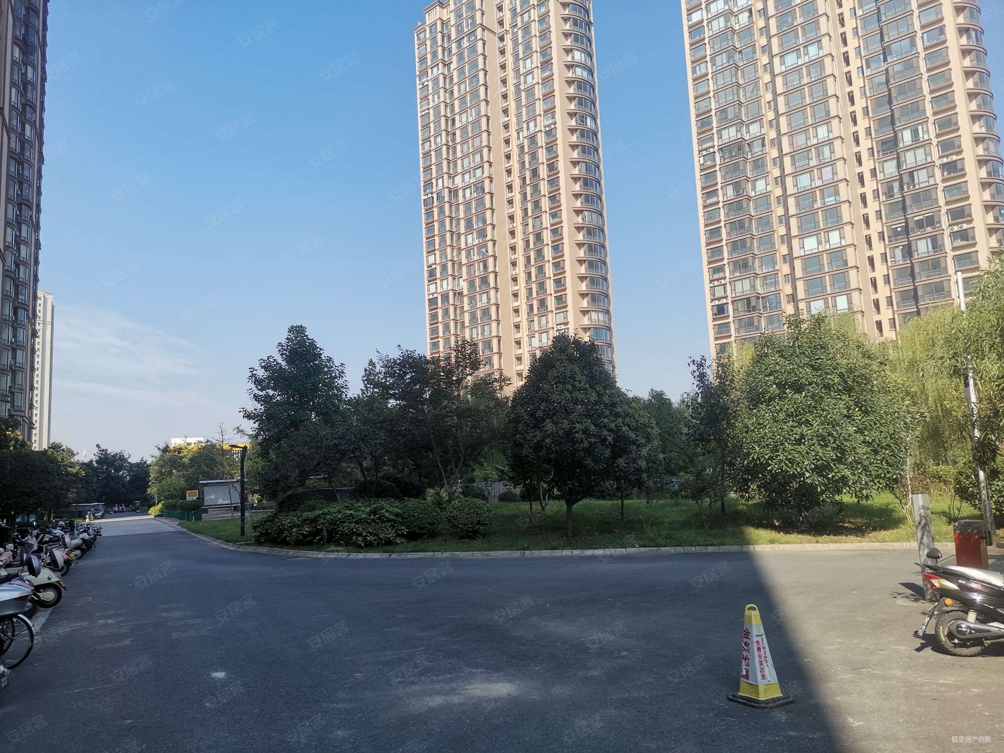 房龄新 满二   产权清晰 电梯房 高楼层视野无遮挡