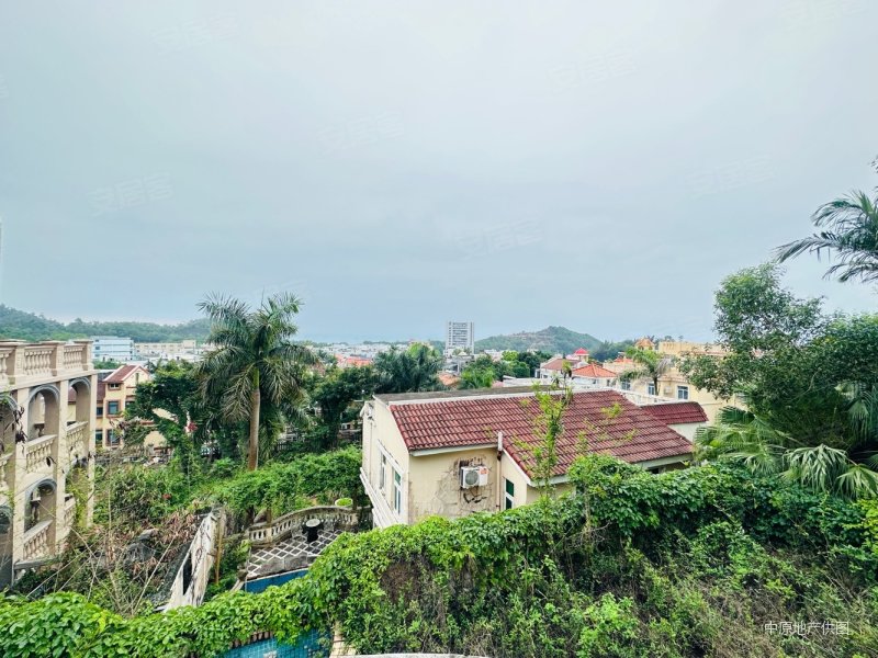 御海湾山庄5室2厅4卫486㎡西南1500万