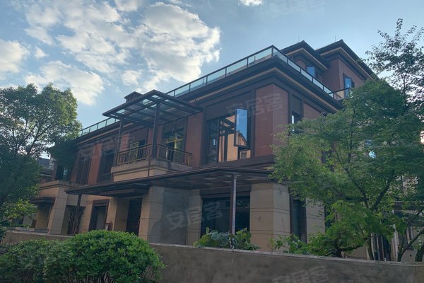 鲁能领秀城四街区(洋墅区)