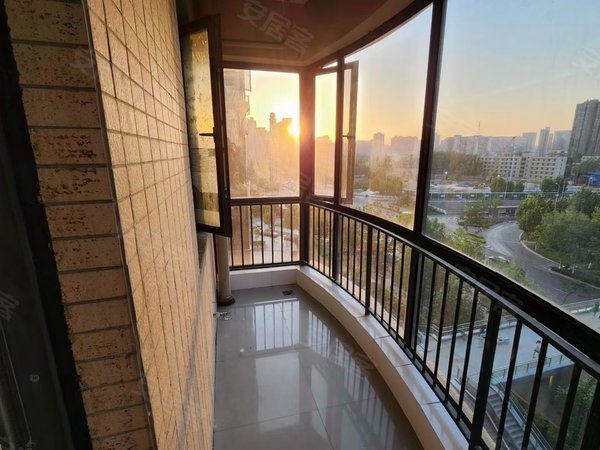 郑州金水曼哈顿曼哈顿广场燕庄地铁口 曼哈顿广场 mexx 奥斯卡 升龙