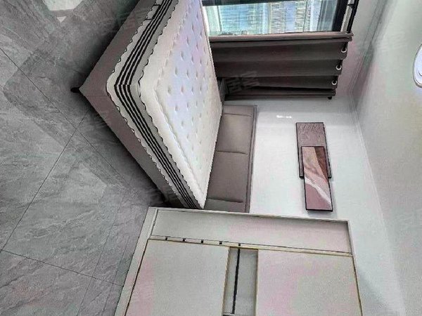 深圳宝安桃源居固戍一路368号小区近固戍地铁站  民水民电  押一付一