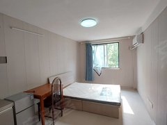 青岛市北杭州路金沙路一号院 3楼 1000 空调简单家具家电 拎包入住出租房源真实图片