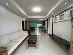 江门蓬江北新位于港口二路金海湾花园,两房出租南北对流,楼下就是马拉松公园出租房源真实图片