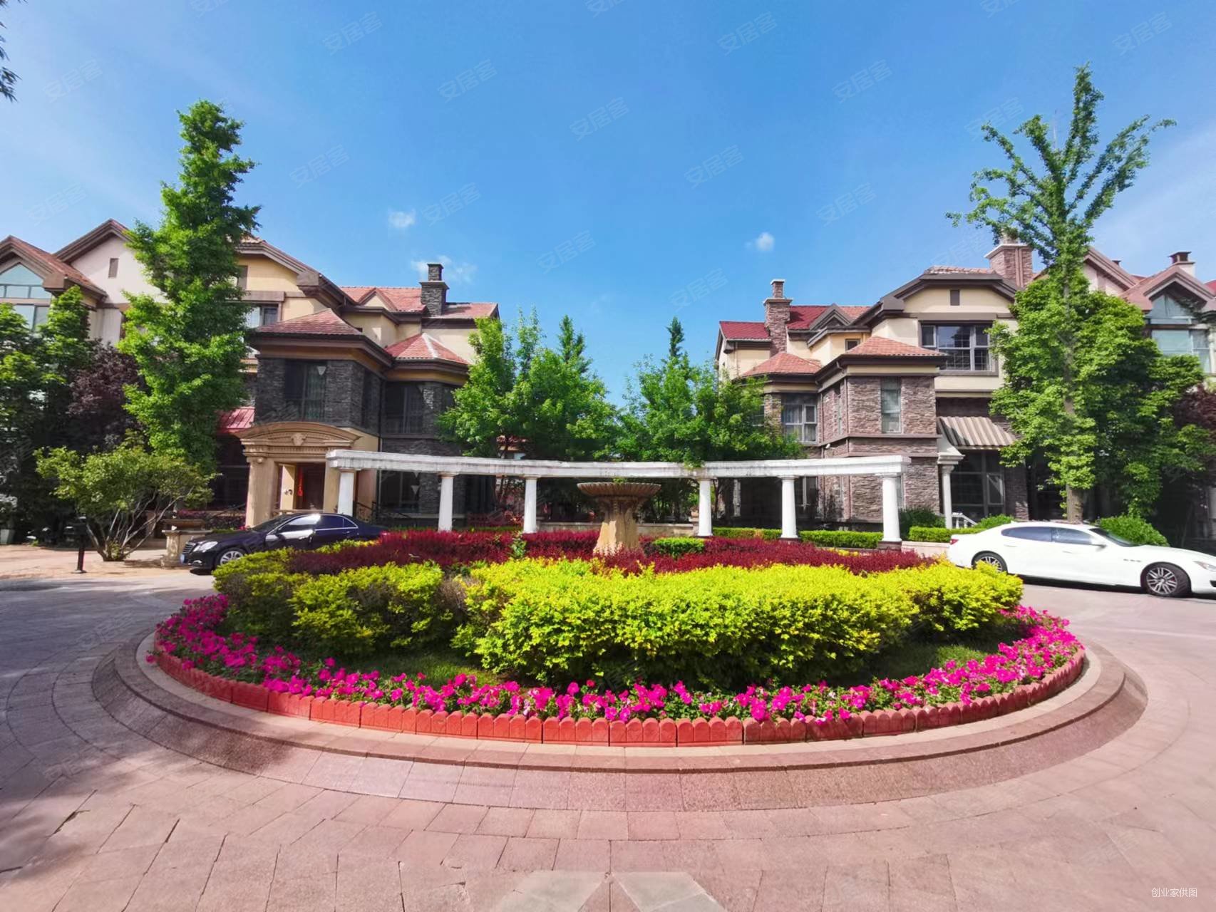 润泽庄园4室2厅3卫295.03㎡南北2900万