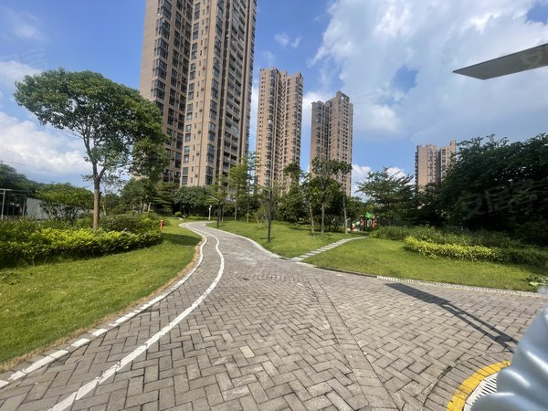 广州花都狮岭班芙小镇南向无遮挡,采光通透,初次放租拎包入住出租房源