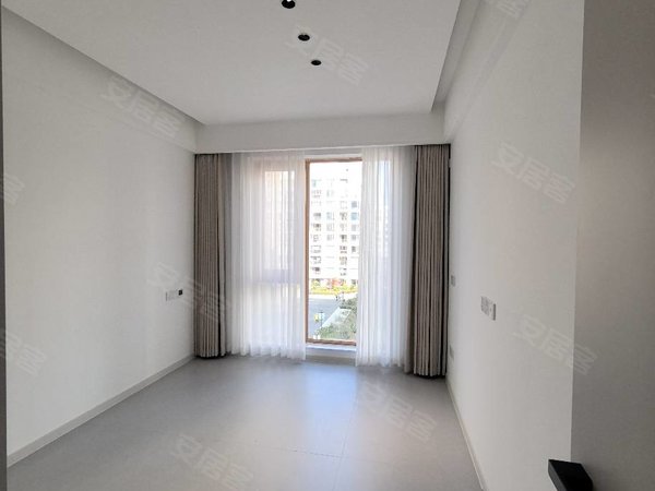 金华东阳横店秦王公馆秦王公馆大边套4房！现代简约风！带地暖！全新的家具家电齐全出租房源真实图片