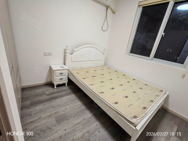 徐州新沂建邺路高铁花园高铁花园电梯精装三室两厅一卫1300月家具家电齐全拎包入住出租房源真实图片