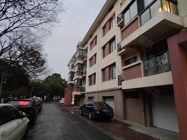 苏州工业园双湖金鸡湖花园金鸡湖花园 近圆融星座久光百货湖东邻里