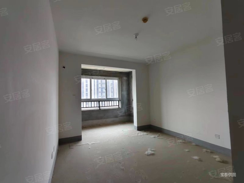 紫悦台三室 次新小区地铁二号线旁 美的广场一路之隔!