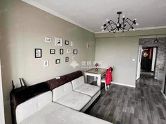 哈西商圈 红星城 精装两室 适合喜欢现代风的人 卧室一样大！