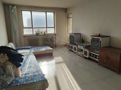 阿拉尔幸福路国际商贸城750租金租大两房拎包入住，看房方便，便宜实惠，手慢无出租房源真实图片