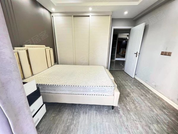 福州鼓楼铜盘路瑞景大厦家中有露台开派对 烧烤都可以 电梯三房豪华