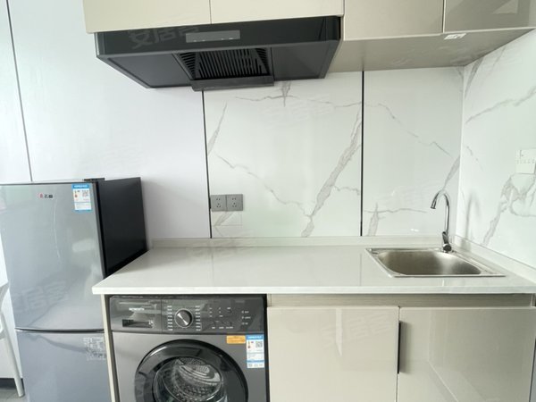 金华东阳东阳江北五星大厦人民路第一百货附近  标准家电齐全 一室一厅 房间空气环境好出租房源真实图片