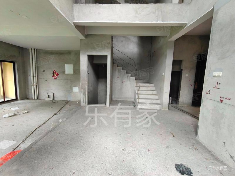 嘉宏锦城别墅出售有车位居住舒适