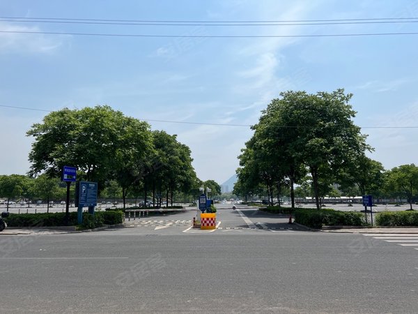 金华东阳横店明清西路11号楼横店影视 无中介非 明星同款 追星景区房 家庭影院好停车出租房源真实图片