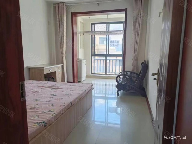 实,验碧桂园翡翠郡赠车位,赠储藏室,142平精装