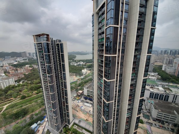 深圳南山大学城远洋天著华府远洋精装四房首租 高楼层景观好出租房源