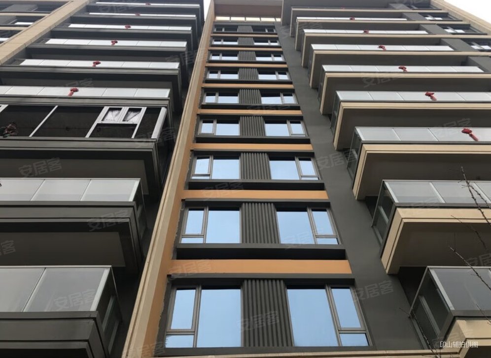 佳兆业珑樾壹号庄园3室2厅2卫142.62㎡南北309万