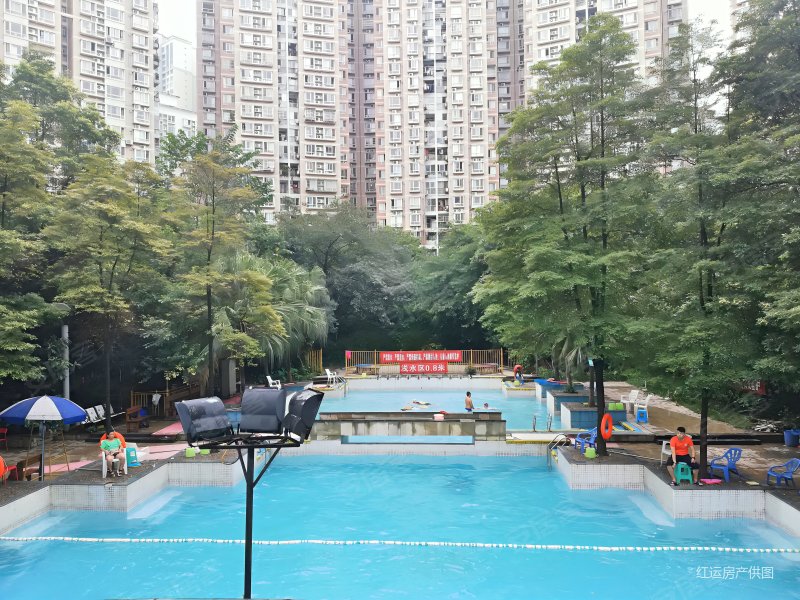 蜀都花园精装套一,对中庭很安静