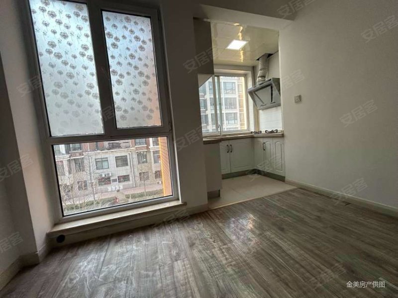 中正山庄中间楼层中装两室一梯两户69平518万各付