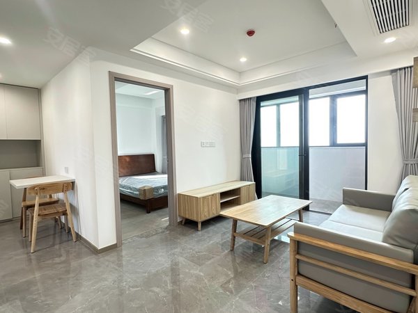 海宁海宁市区硖石江南大道1361号楼银泰商圈浙大旁，实拍朝南1室1厅，单独客厅卧室，双阳台民水电出租房源真实图片