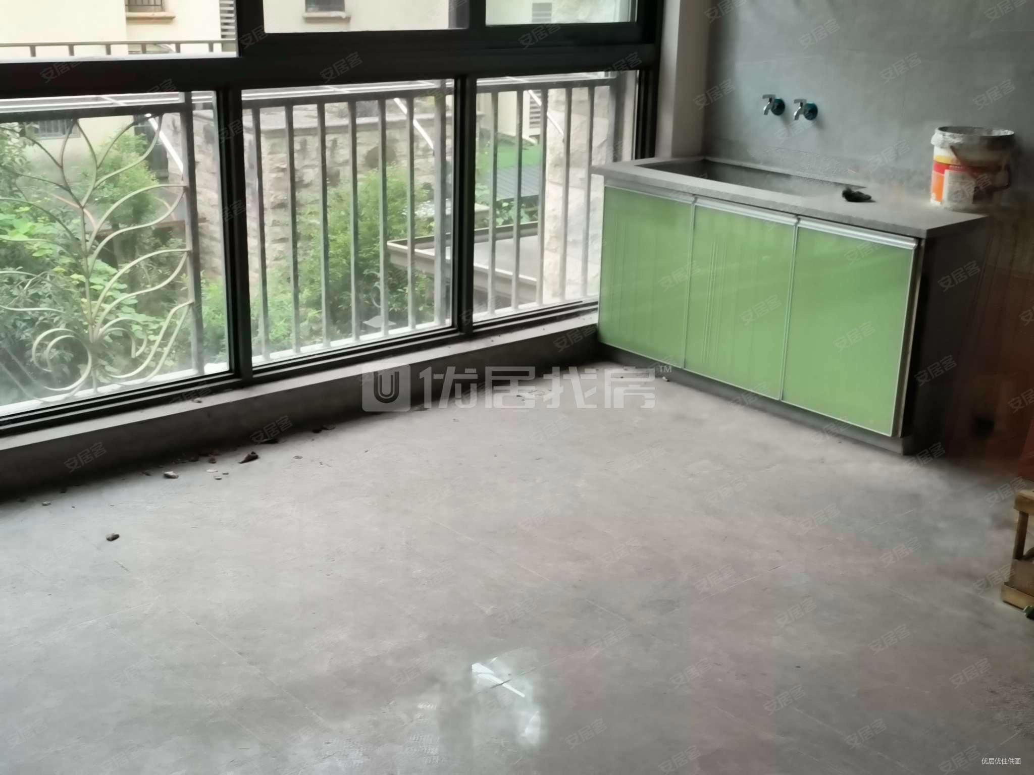 北城华府3室2厅2卫121㎡南65.6万