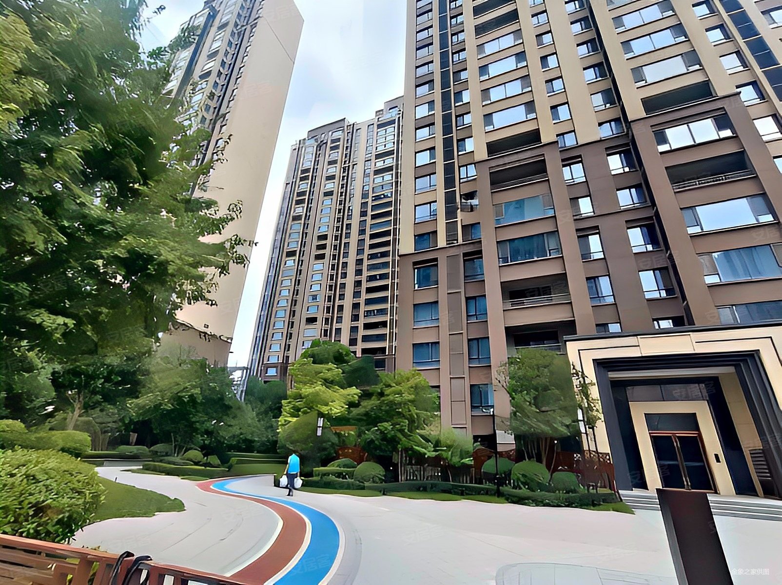 万达天樾二期北区中高层一梯一户大四室大采光带产权车位急售