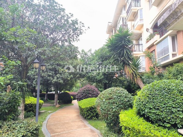 昆明西山世纪半岛福康花园(南区)爱琴海商 福康花园精装4室 带家具