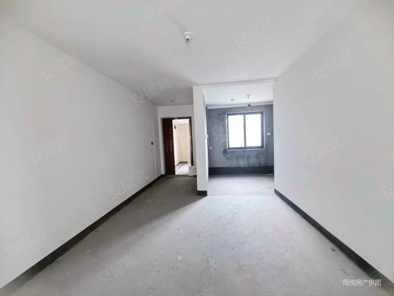 翡翠公馆四房小区中间位置 中上楼层采光绝绝子