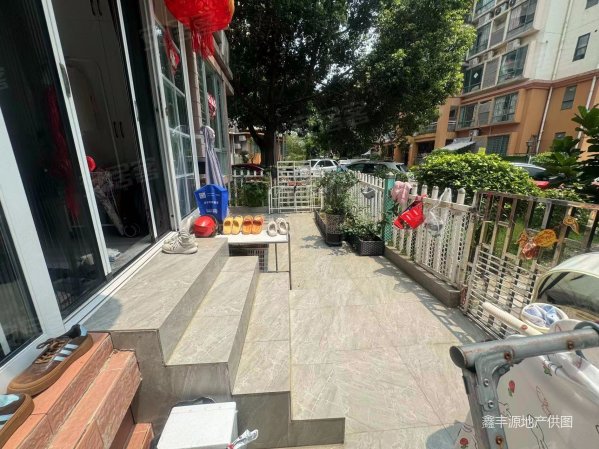 馨园二期一楼带院子精装两房东南向生意亏损急售婚房