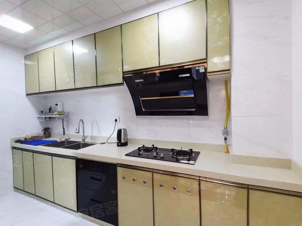 深圳大鹏新区大鹏保利香槟苑出租 保利香槟苑4房2厅2卫 配置齐全 拎包