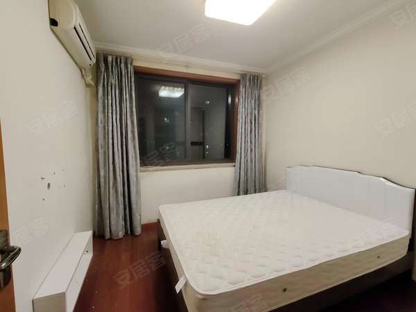 上海浦东三林绿波家园出门8号线芦恒路!电梯两房精装全配带车位!