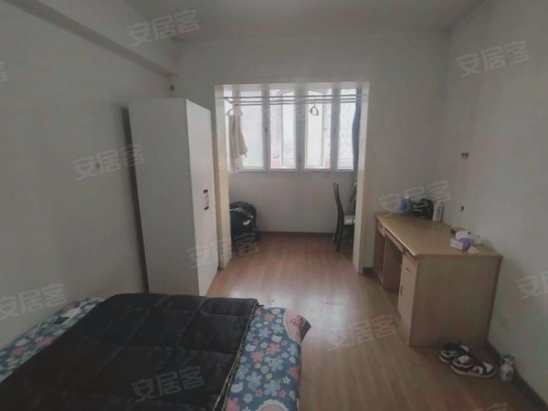 东四十条地铁青蓝大厦中汇广场军总医院东直门医院海运仓主卧