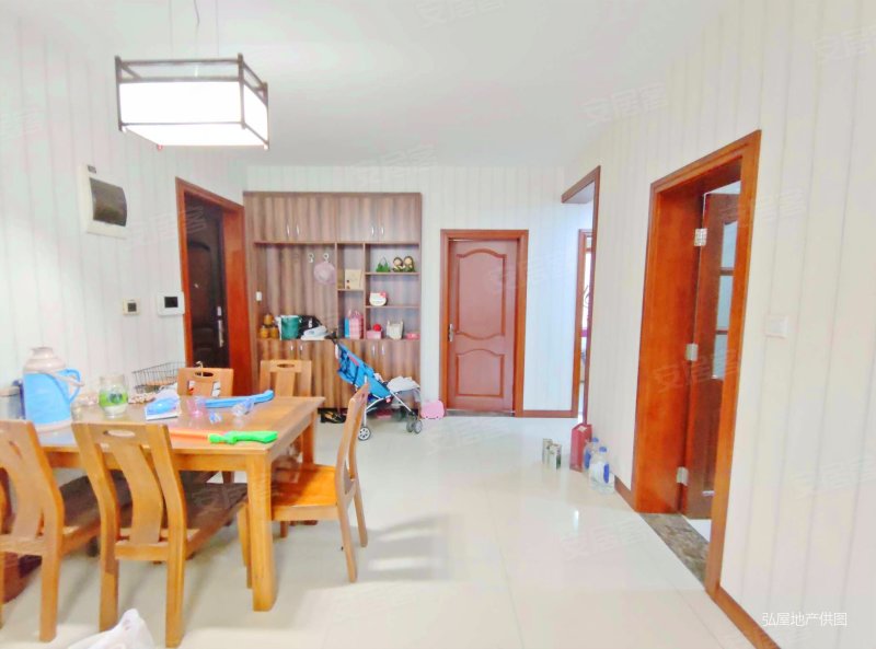 卢浮公馆3室1厅1卫122.72㎡南北222万