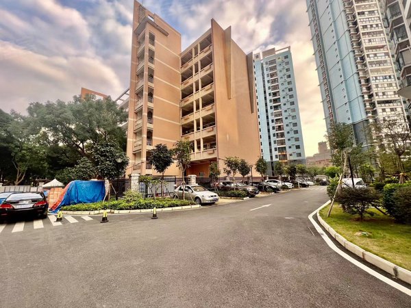 南宁青秀中山南宁二中宿舍南宁二中宿舍 4室2厅2卫 南北通透 130平