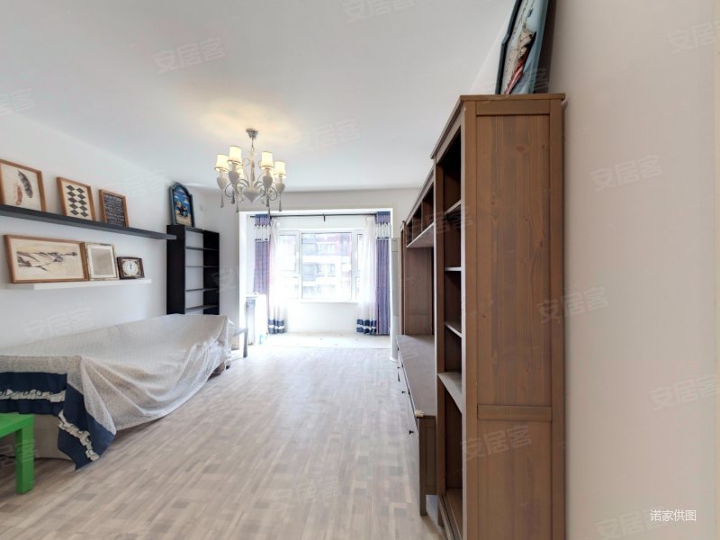 金地艺英里3室2厅1卫97.75㎡南北235万