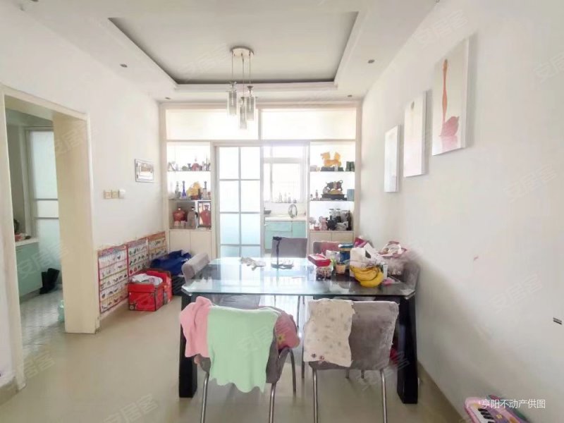 正阳路四季花园132平带车库56万