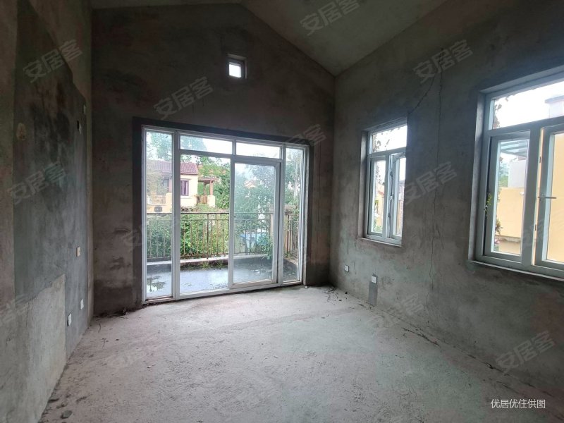 嘉和城独栋别墅,带前后大花园