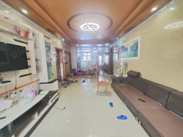 河池宜州宜州城区宜州区雅庭苑小区雅庭苑小区四房,配套齐全,有四台空调,拧包入住!出租房源真实图片