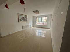 沂源城区佳惠新天地教苑名居一楼带车库,空房可配家具出租房源真实图片