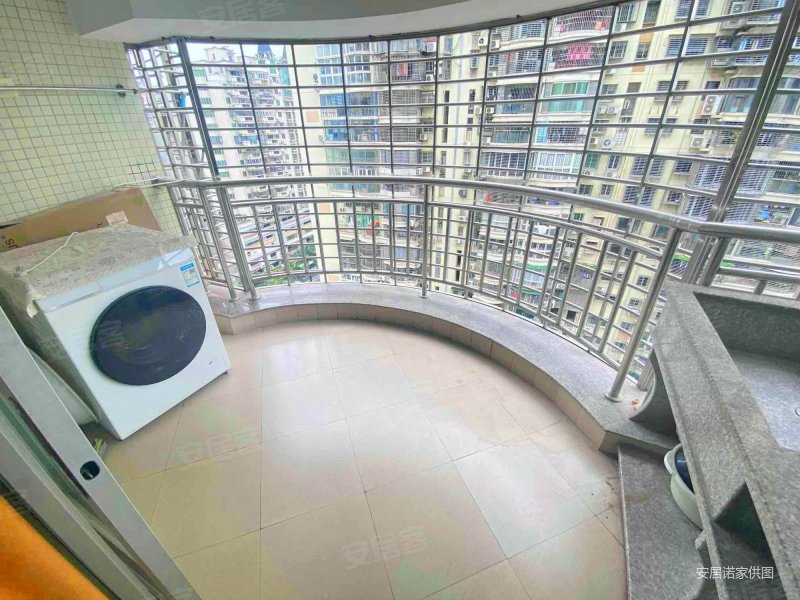 新景天湖广场 中间好楼层 双卫 临地铁 商业配套成熟