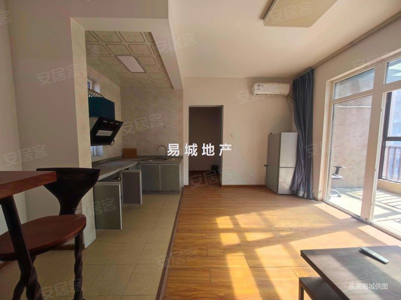 顶跃洋房  南北通透 带电梯 高楼层视野无遮挡 动静分离