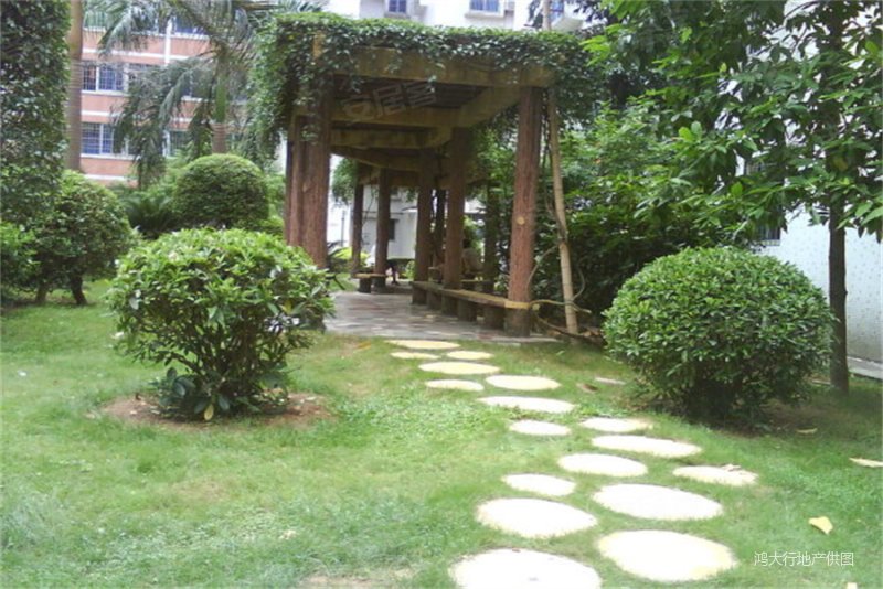 热门小区金丰花园 南向大三房 格局方正临近地铁 交通便利