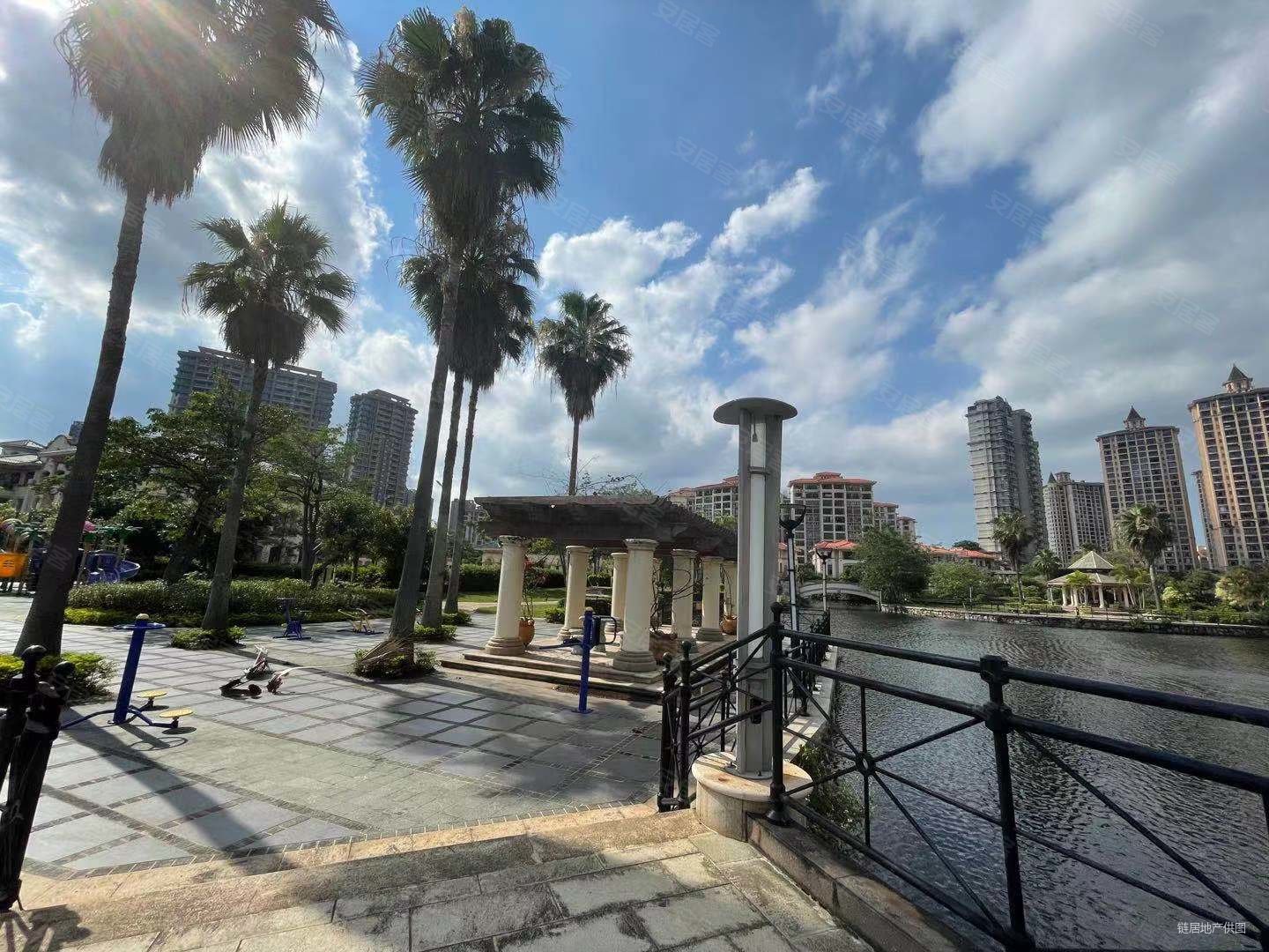 深中通道 电梯房 97平 雅湖半岛 176万 满二 居家自住