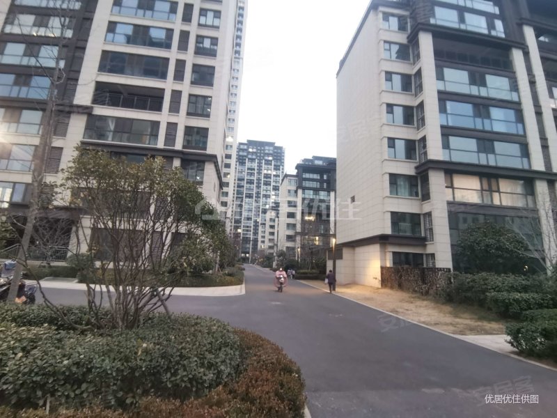 精装 电梯房 112平 3室 天泰公园壹号 带车位