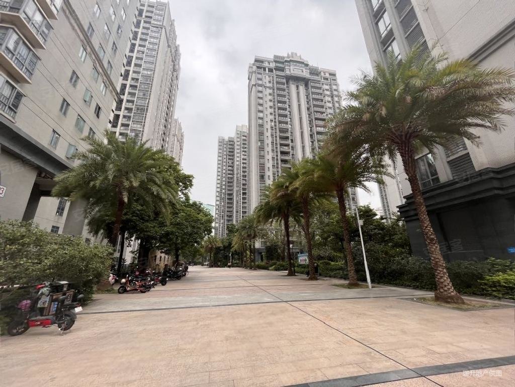 虎门地标广场业主诚心出售价格可议送全屋家私看房来电笋