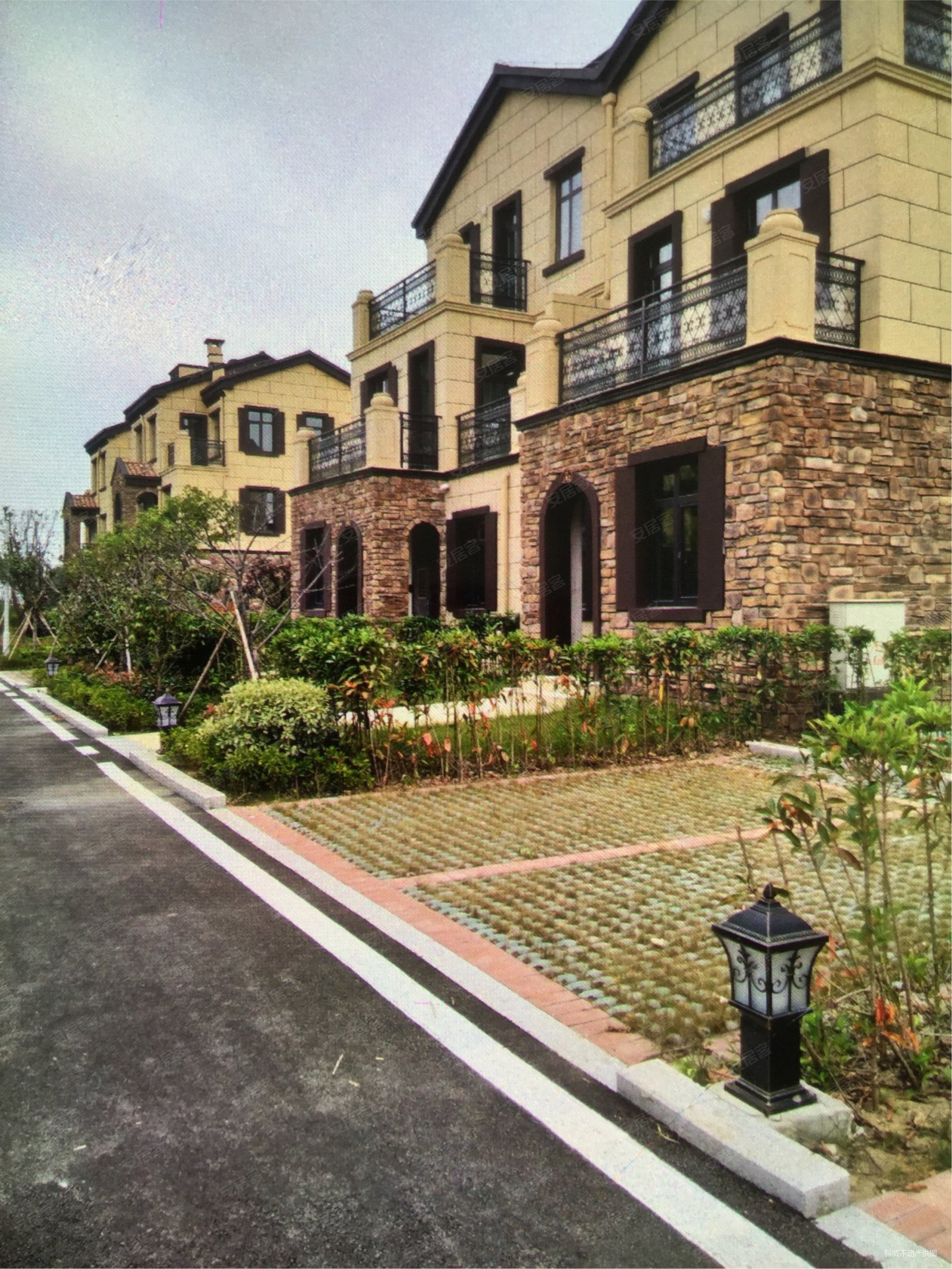 胶东 新机场联排别墅,地铁旁随时看房